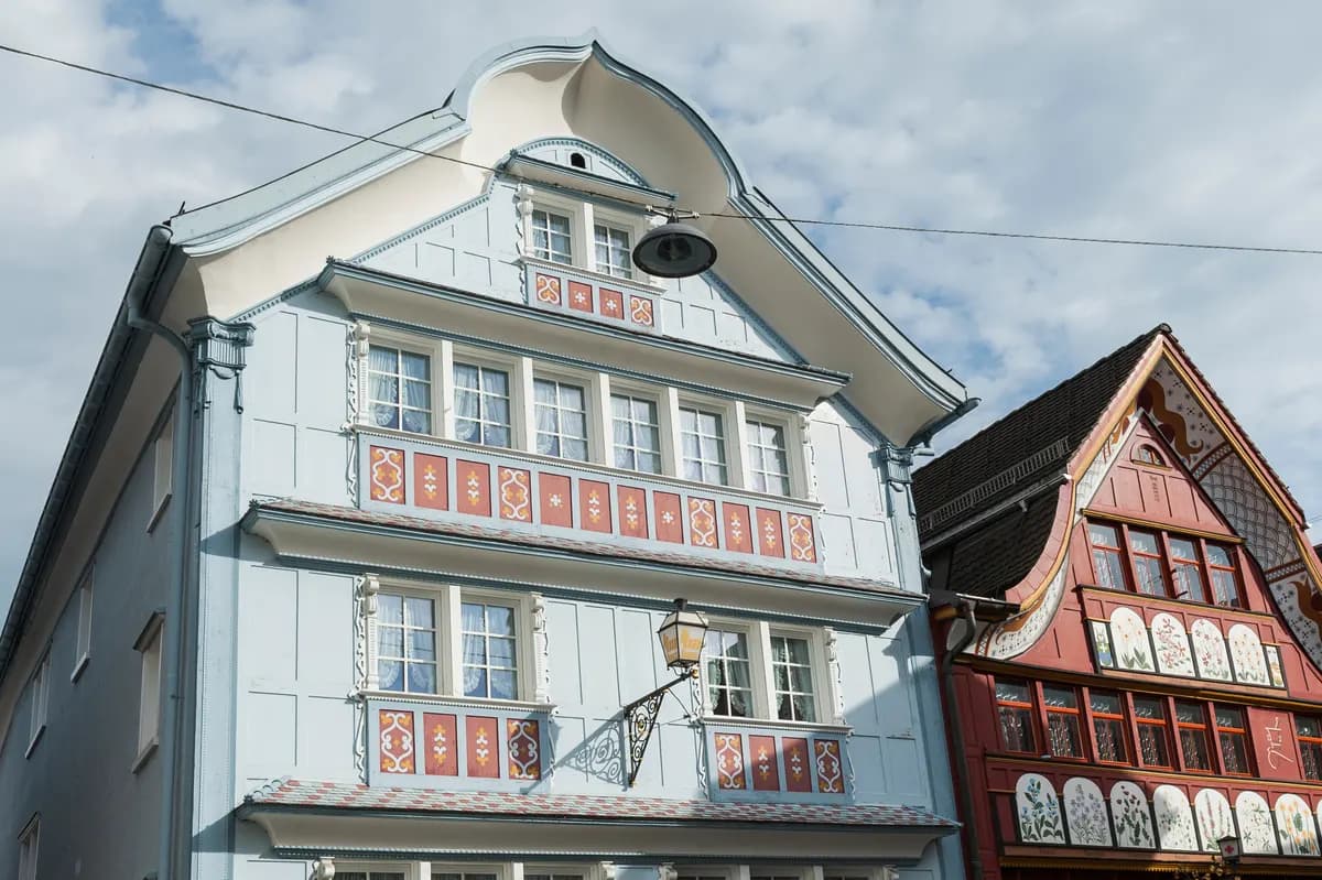 Traditionelles Schweizer Gemeindehaus – Arbeitsumfeld unserer Springer/-innen